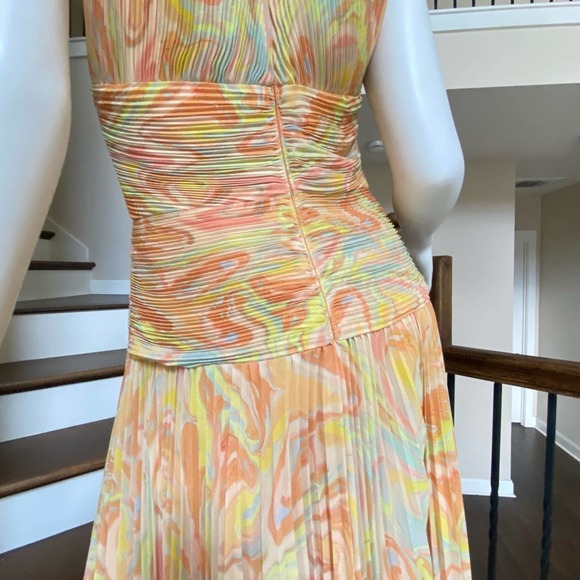 NWT AIIFOS Grace Pleated Halter Chiffon Gown With Chains, size 6 - Picture 10 of 13